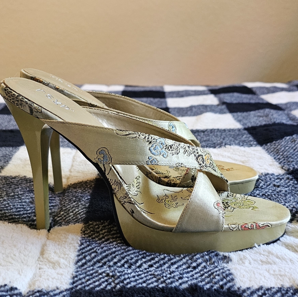 Rsvp heels, size 9‎